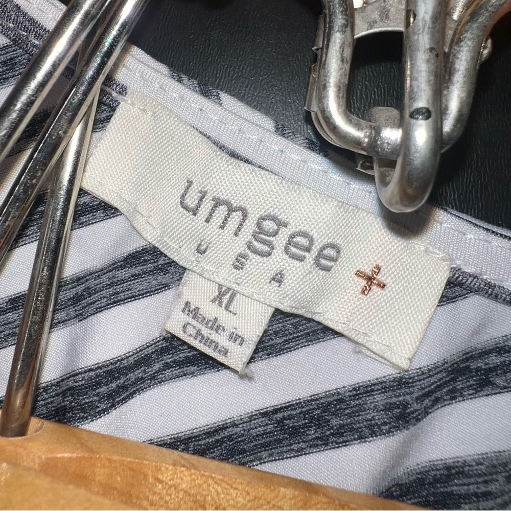 Umgee Diagonal Striped Fringed Hem Tank Size XL EUC - Picture 6 of 6